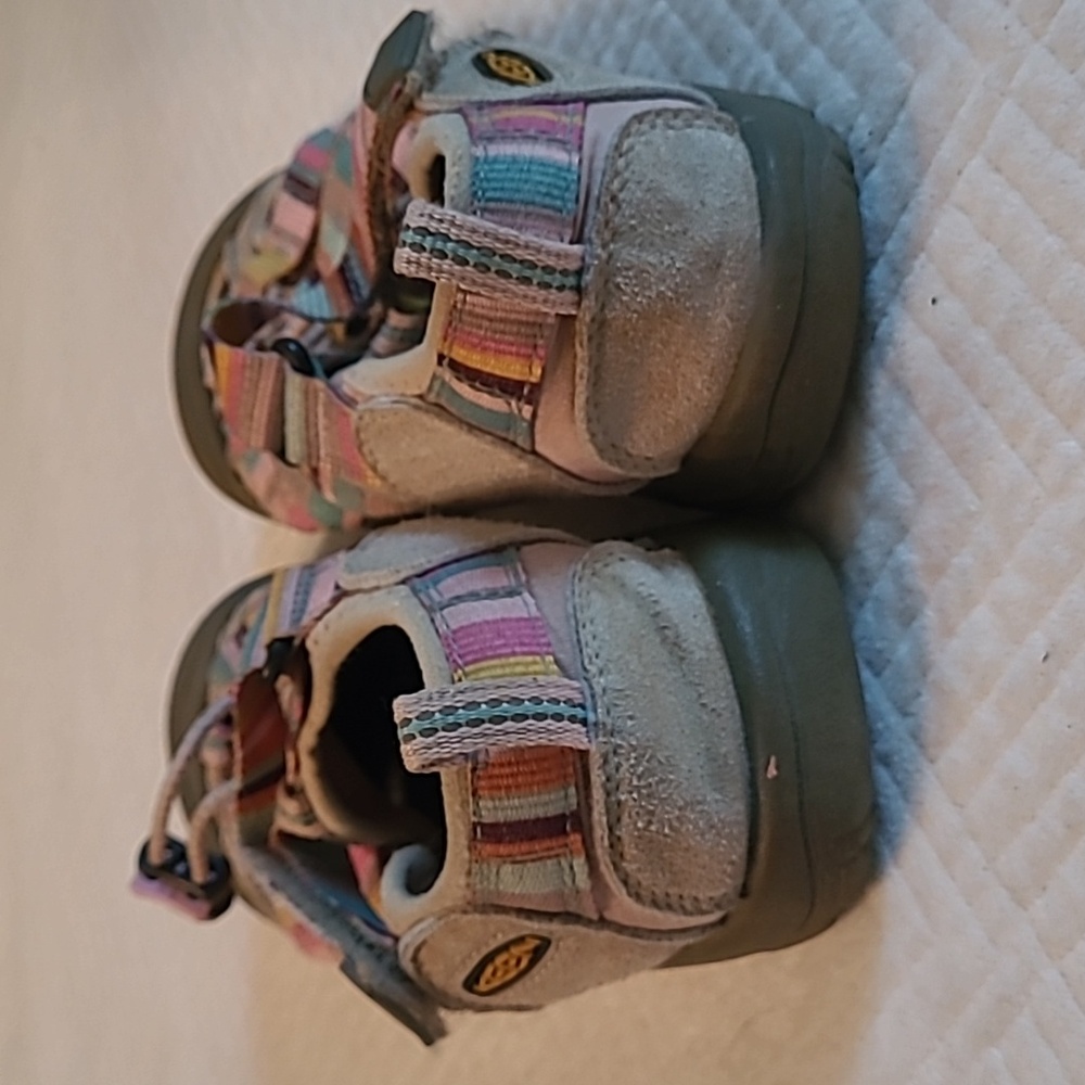 Keen Newport H2 Kids Size 2 Pink Pastel Stripe Rainbow Sandals Water Shoes - Picture 5 of 7